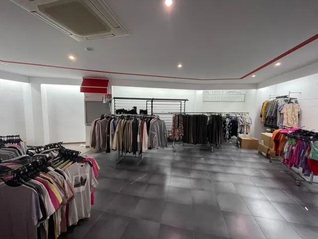 LOCAL COMERCIAL DE LLOGUER A SANTA MARGARIDA DE MONTBUI - BARRI SANT MAURE. — 3