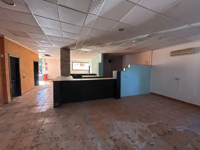 Local comercial 140m² en venta - Villamartin — 9