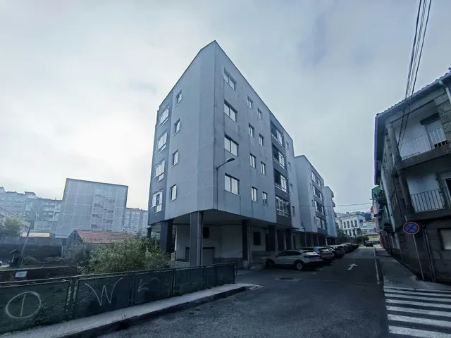 Oportunidad en Pontevedra centro con ascensor y exterior — 32