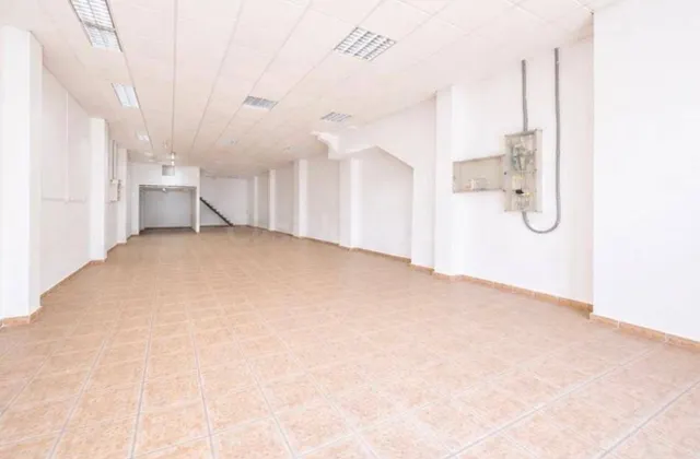 LOCAL COMERCIAL A 600 METROS DE LA PLAYA DE LAS CANTERAS - foto 3