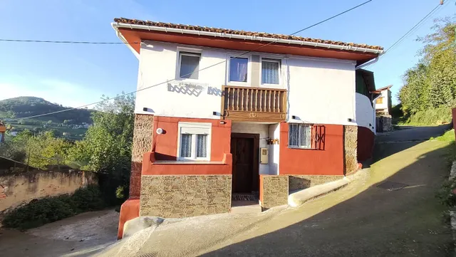 Casa reformada con terraza, finca de 750 m2 y cuadra, con vistas al Aramo — Morcín — 7