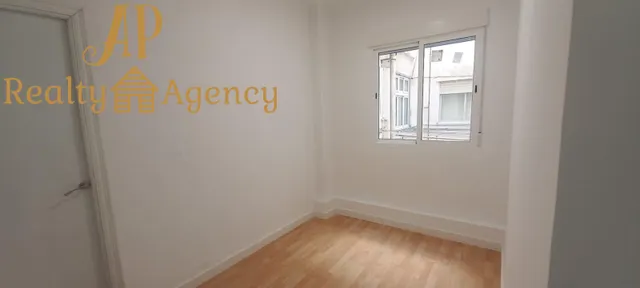Piso exterior con balcón, trastero y posibilidad de 3 dormitorios en Elda — 12