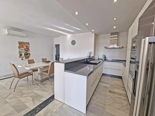 APARTAMENTO 3 DORMITORIOS CALAHONDA — 4