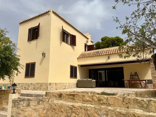 VILLA INDEPENDIENTE EN LA NUCÍA | 5 DORMITORIOS | PISCINA Y  - foto 2