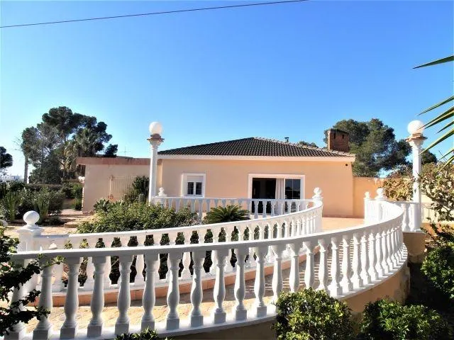 ESPECTACULAR CHALET CON 1.445M2 DE PARCELA EN LAS FILIPINAS VILLAMARTIN — 25