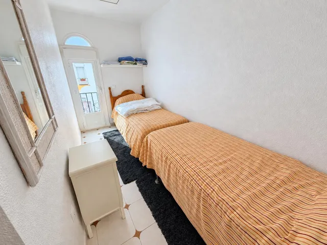 Dúplex / vivienda amplia con piscina y dos terrazas — 35