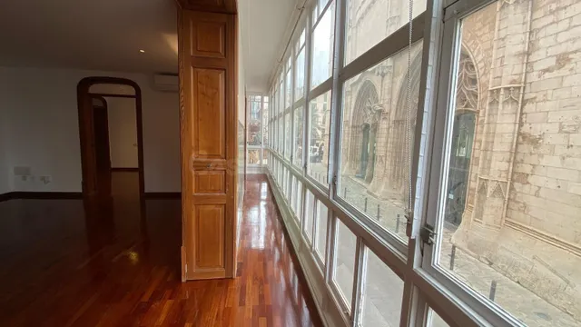 ️ OPORTUNIDAD INVERSORES!!! EXCLUSIVO EDIFICIO EN LA LONJA!! - foto 2