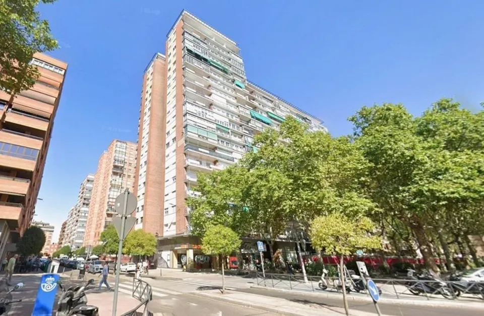 VIVIENDA DE 2 DORMITORIOS Y TERRAZA FRENTE A PLAZA DE TOROS