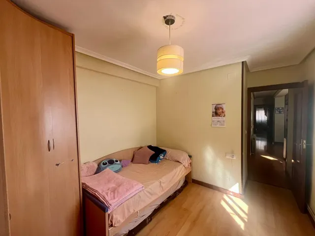 Piso con plaza de garaje y trastero junto a Plaza Circular – Pérez Galdós - Plaza de la Danza — 25