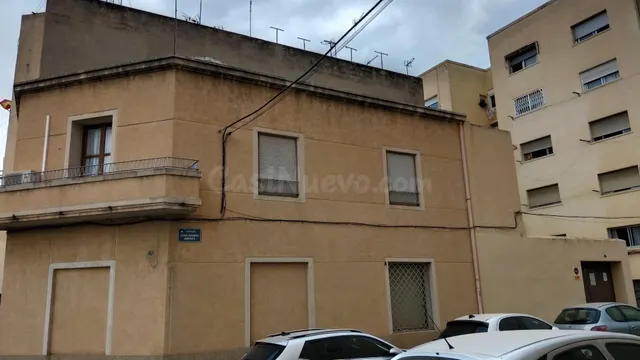 EDIFICIO CON POTENCIAL DE AMPLIACIÓN EN VILLAJOYOSA | CALLE  - foto 2