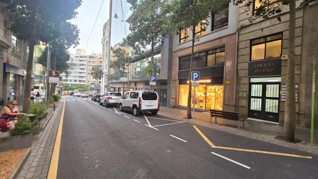 Oficina reformada y amueblada de 128 m2 en el Edificio Peceño, en pleno centro de Santa Cruz de Tenerife — 44