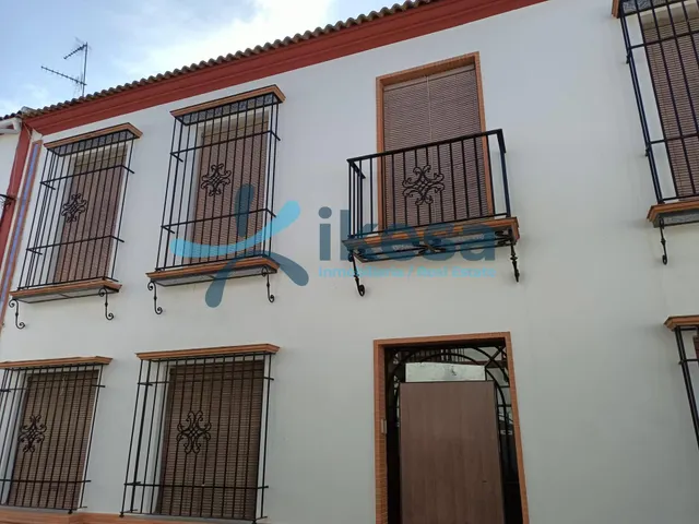 Venta de casa en Villamanrique de la Condesa (Sevilla)