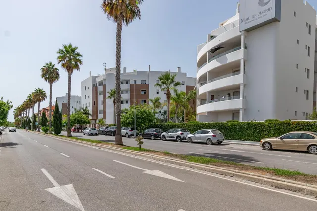 Descubre este espectacular apartamento ubicado en el prestig - foto 2