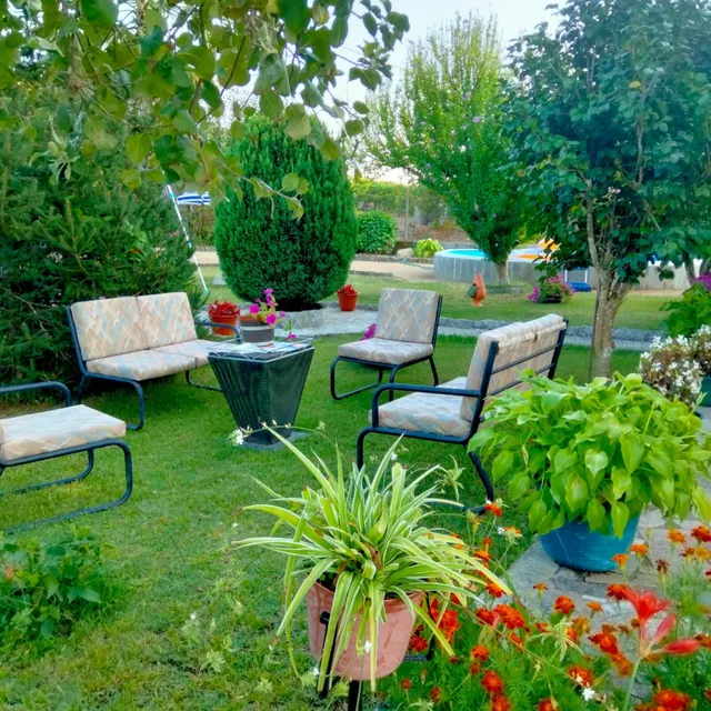 Chalet con jardín y piscina en Leiro — 7