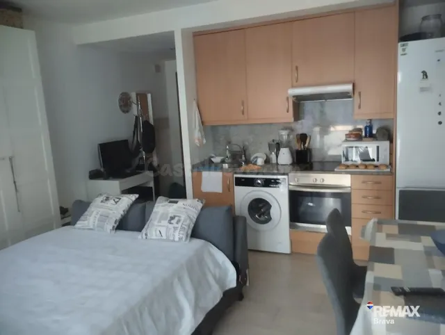 BLAA11JJ – Blanes | Estudio reformado en el centro, a 300 me - foto 3