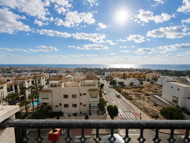 Exclusivo ático con vistas al mar en una de las mejores urba - foto 3