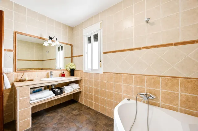 Chalet ideal para vivir todo el año, en la entrada de Chiclana. — 41