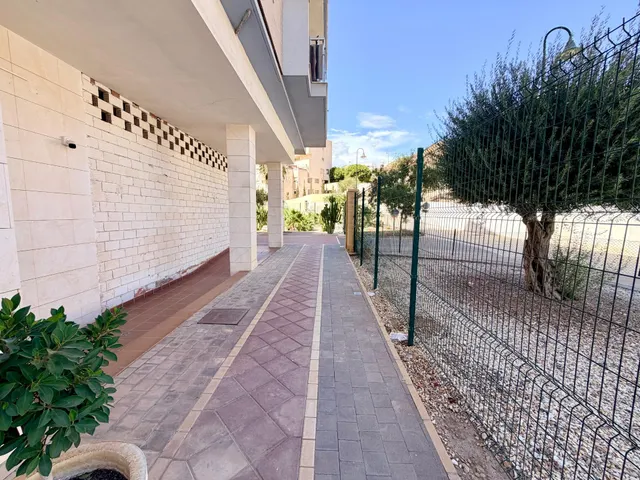 Vivienda reformada con terraza en Aguadulce Norte, piscina comunitaria y lista para entrar a vivir — 25