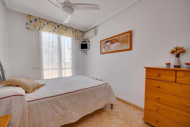 Atico de 3 Dormitorios en Residencial con Piscina en Torrevieja — 20