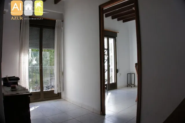 Tres casas independientes — 10