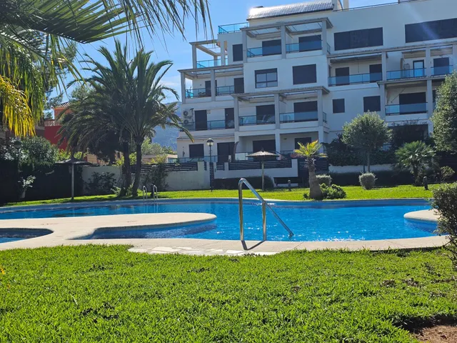 Ático dúplex en dénia: dos terrazas, vistas al mar y una urbanización para disfrutar todo el año — 30