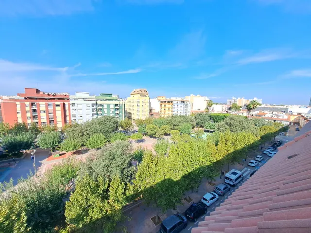 Precioso ático con vistas despejadas al Parque Pere Crespí - foto 2