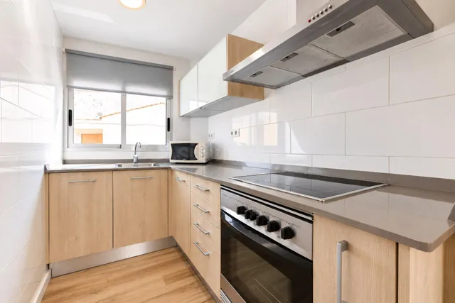¡LUMINOSO PISO TOTALMENTE REFORMADO, 100% EXTERIOR Y CON EXC - foto 3