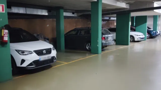 Parking 8m² en alquiler - Casc Antic — 8