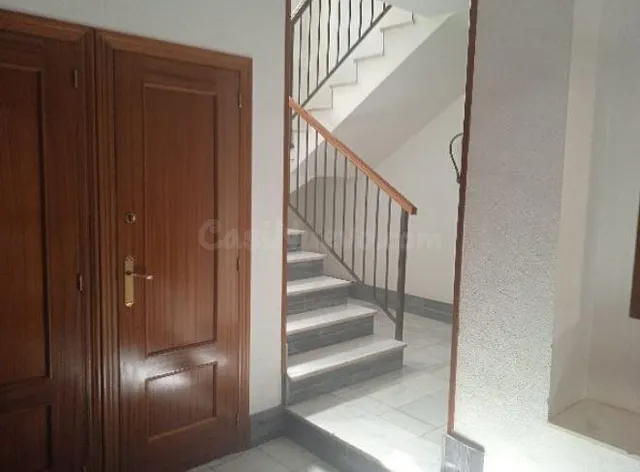SE VENDE piso OKUPA en C Calle Jose Lujan 19 de Murcia - foto 3