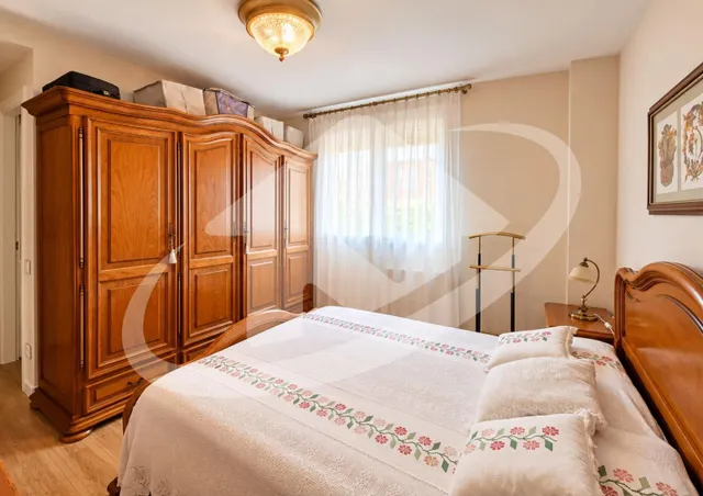 Impresionante Piso Reformado en Sabadell con Vistas y Comodidades — 15