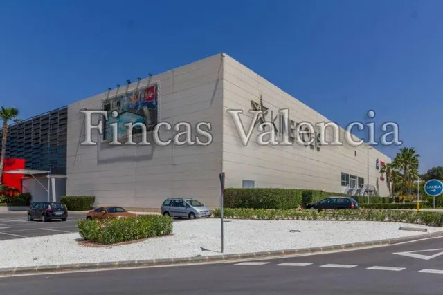 PISO CON VISTAS! TERRAZA INCREIBLE. 3 HB, PLAZA DE GARAJE y TRASTERO. — 40