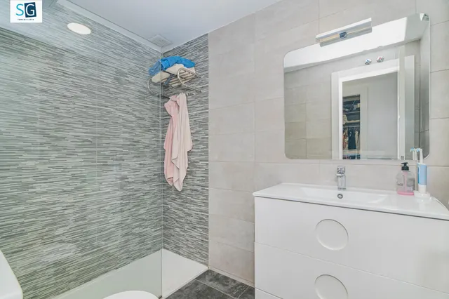 Hijar, Calle Altamira, 3 dormitorios, baño y aseo. — 29