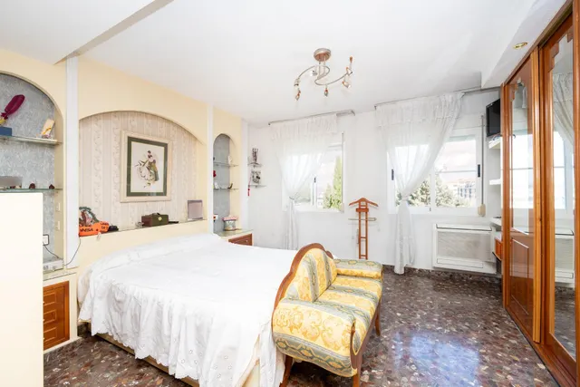 Exclusiva vivienda con gran terraza y múltiples posibilidades frente a Plaza José Zamora en Maracena. — 13