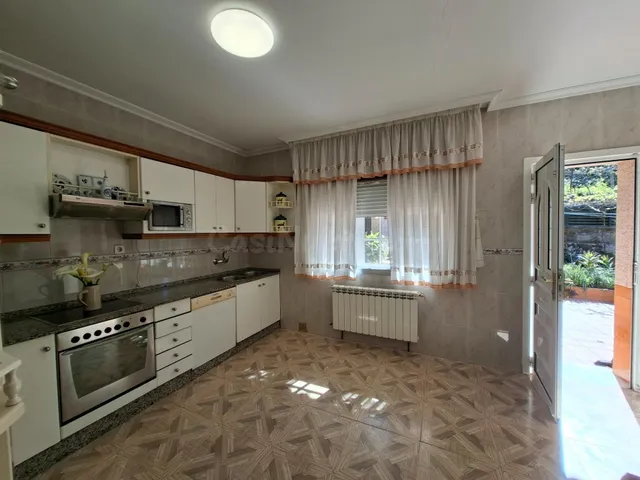 Espectacular Casa en Vilagarcía de Arousa, Zona Cornazo - Ru - foto 4