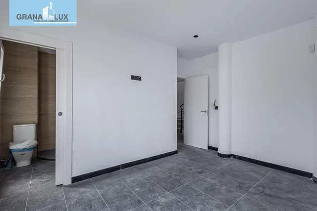 Edificio de nueva construcción en Churriana — 7