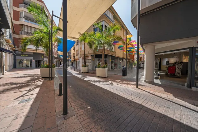 GRAN PISO/ATICO EN EL CENTRO DE MOTRIL CON 183 M2 - foto 2