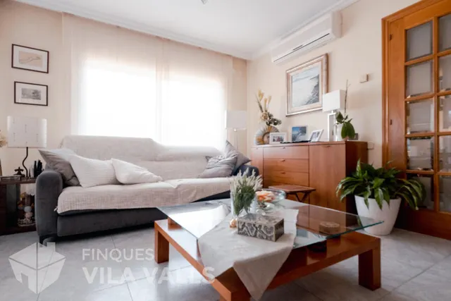Casa con terraza, jardín y amplios espacios — 13