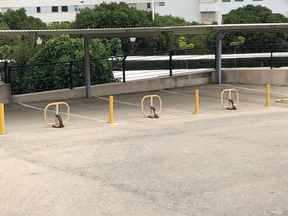 Venta de 5 parking juntos mas 1 separado