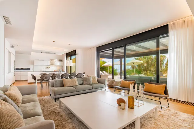 Spectacular Beachfront Designer Villa in Marbella — 20