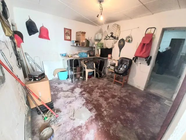 CHALET ADOSADO A REFORMAR, ESQUINERO CON SALIDA A DOS CALLES — 43