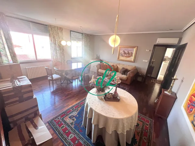 SE VENDE AMPLIO Y LUMINOSO PISO EN EL CENTRO DE LA CIUDAD. R - foto 5