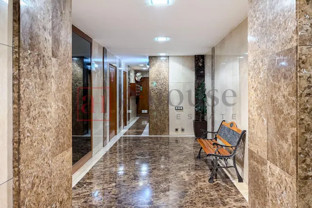 Ático esquinero con terraza de 125m2 y vistas panorámicas a toda Barcelona en sant antoni — 39