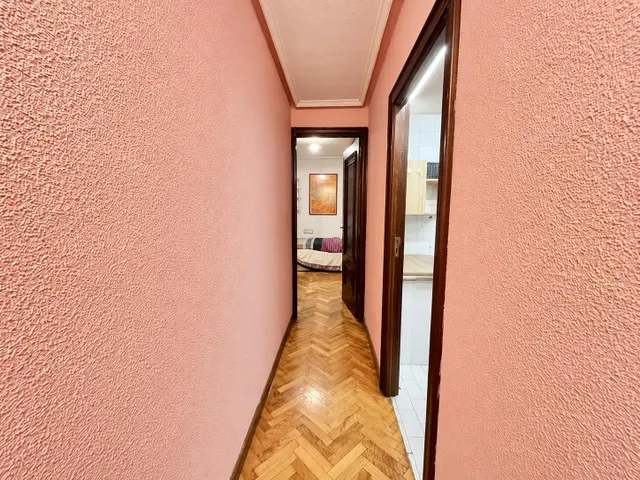 Tres dormitorios, gran salón y ubicación estratégica — 240.000 € — 19