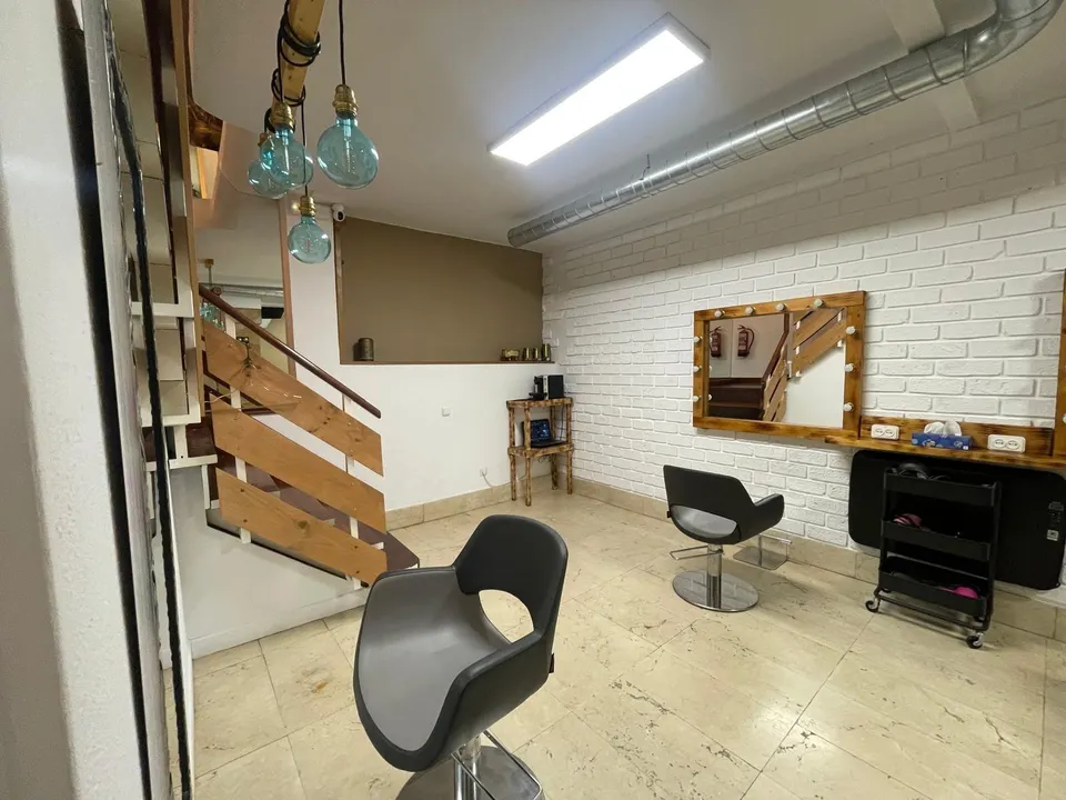 SE VENDE LOCAL CON INQUILINOS EN EL CENTRO