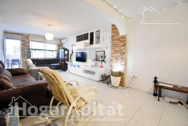 MUY AMPLIO CON 5 DORMITORIOS Y TERRAZA EN CENTRO — 27