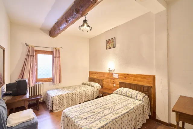 Edificio hotelero en venta en Calle Calleja — 9