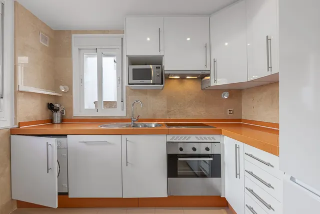 Planta baja 2 habitaciones 90m² en alquiler - Marbella — 23