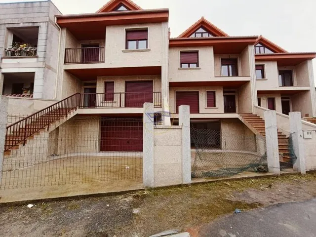 Adosado de nueva construcción de primeras calidades — 2