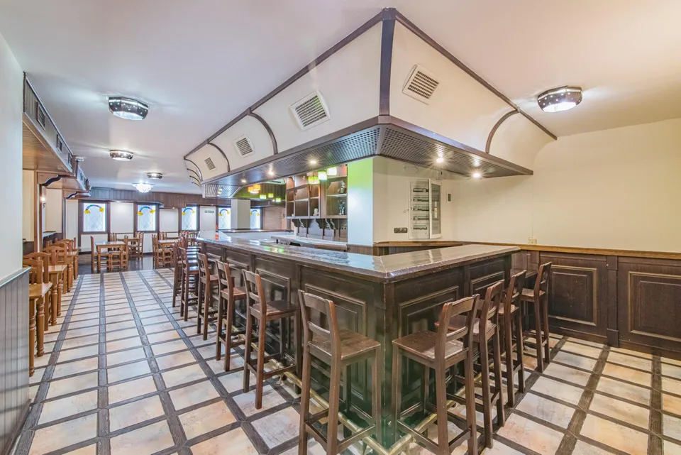 Se traspasa negocio de hosteleria en funcionamiento 12.000€