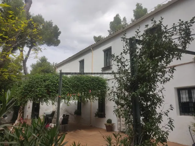 EXCELENTE CHALET REFORMADO UBICADO EN ZONA URBANA EN EL PARA